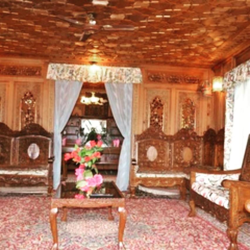 Iram Houseboats Hotel Srinagar  Ngoại thất bức ảnh